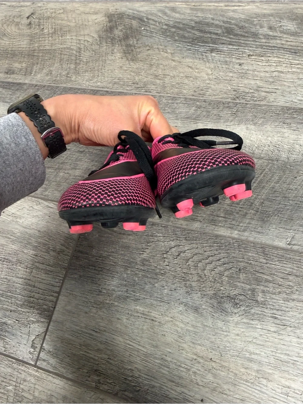 Nike‎ Kids Pink Soccer Cleats
